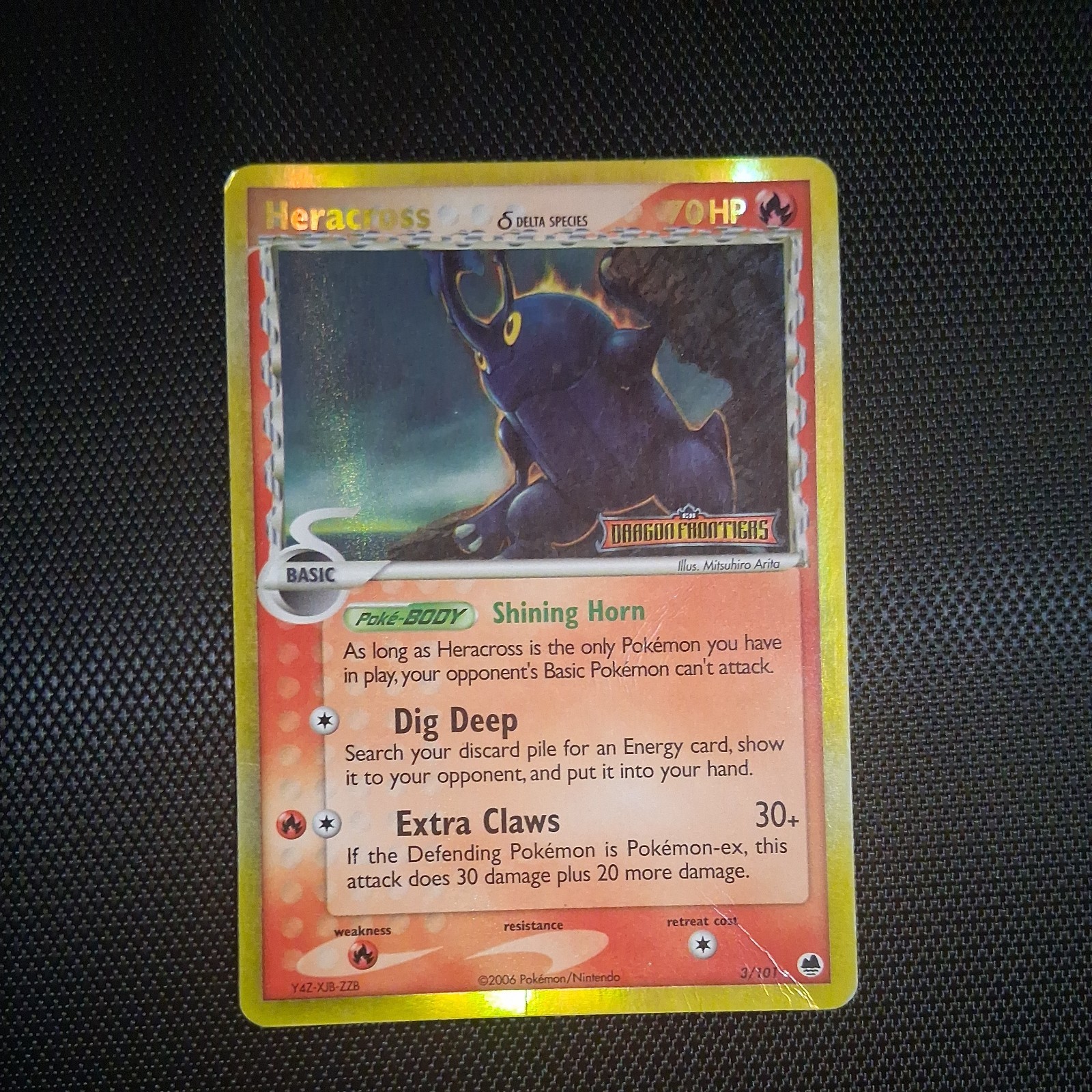 Heracross (Delta Species) 3/101 Dragon Frontiers Reverse Holo