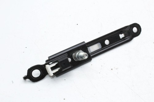 Seatbelt height adjuster