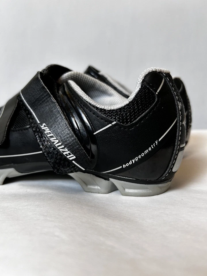 Zapatos de bicicleta de montaña especializados para mujer 38 (US 7) negros y grises Foto 2 de 4