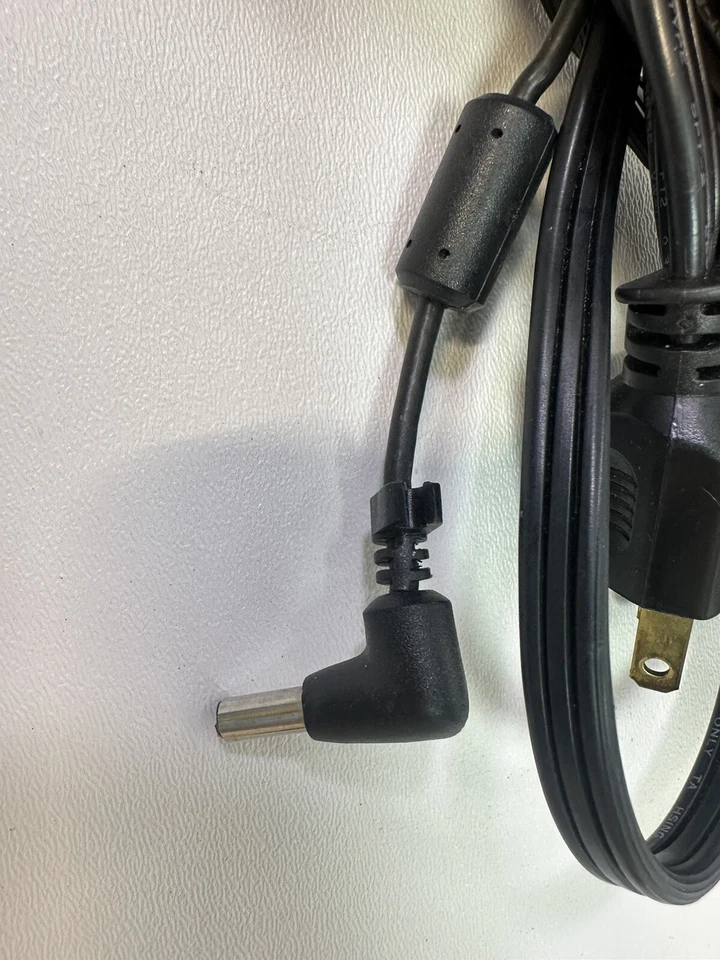 ADAPTADOR AC COMPAQ COMPUTER CORPORATION SERIE 2862 217984-001 Foto 2 de 4