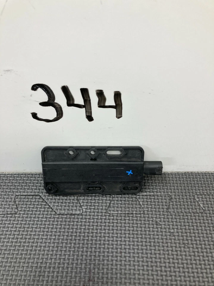 Antena sensor aparcamiento sin llave parachoques trasero BMW 525i 04-10 OEM Foto 2 de 3