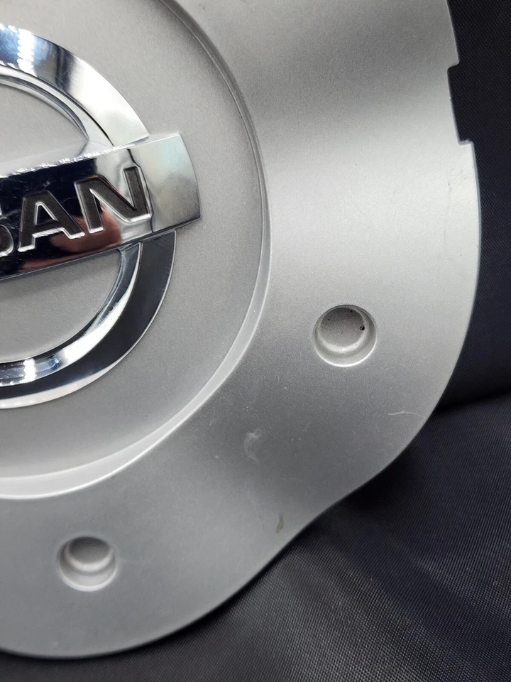 Центральный колпак колеса Nissan Murano 2003 - 2005 годов выпуска 40315 CA100 - Изображение 3 из 4