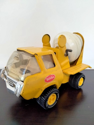GORGEOUS 1970'S 8" TONKA CEMENT MIXER, EXCELLENT CONDITION AND FUNCTIONS WELL - Picture 1 of 5