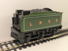 Hornby OO Gauge R39 LNER B12 Tender