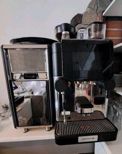 Kaffeevollautomat La Cimbali S20, Tassenwärmer, Milchkühlschrank ,Wenig gelaufen