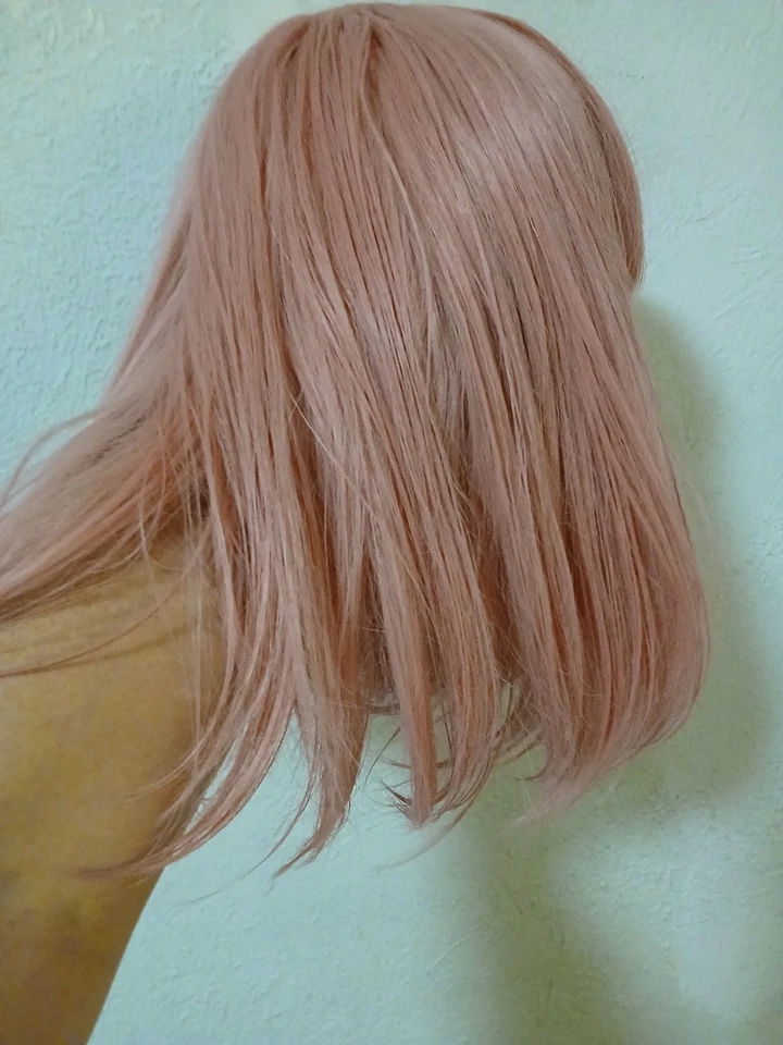 Peluca-Rosa BobCut con flequillo Foto 2 de 4