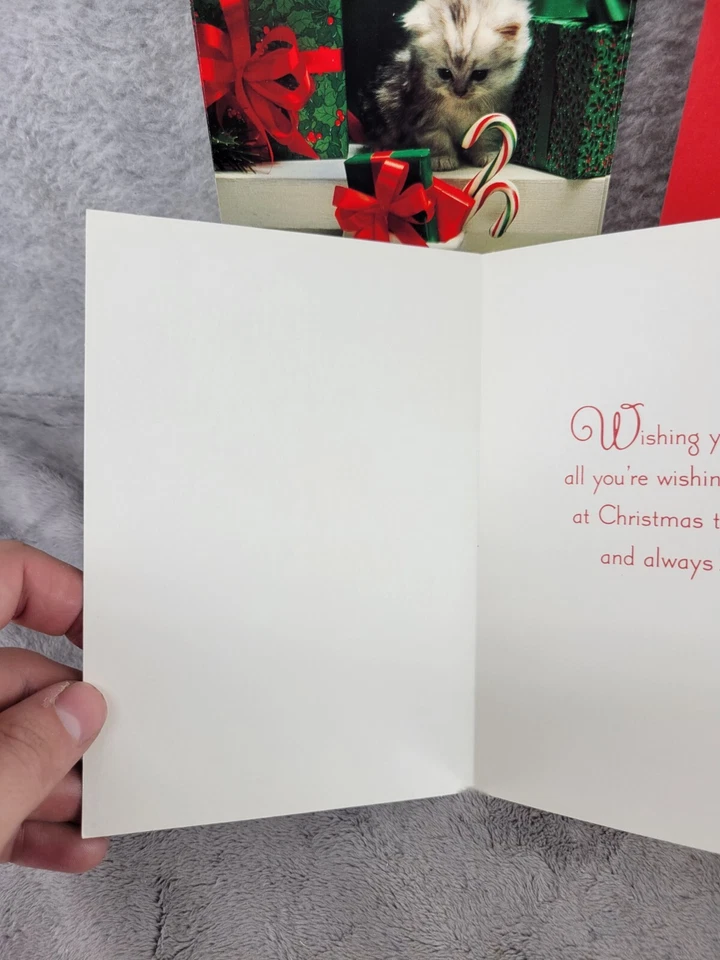 Набор из 23 рождественских поздравительных открыток и красных конвертов с котятами Hallmark с подарками - Изображение 3 из 4