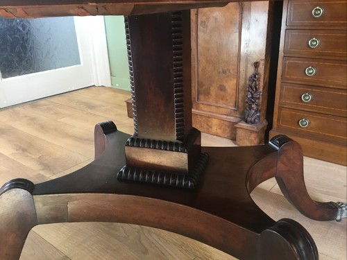 A FINE QUALITY REGENCY MAHOGANY PEDESTAL PEMBROKE TABLE, CIRCA-1830. - Picture 22 of 24
