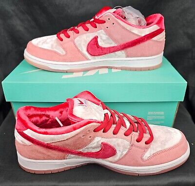Size 13 - Nike Dunk Low SB x StrangeLove Valentines Day for Size 13 - Nike Dunk Low SB x StrangeLove Valentines Day for