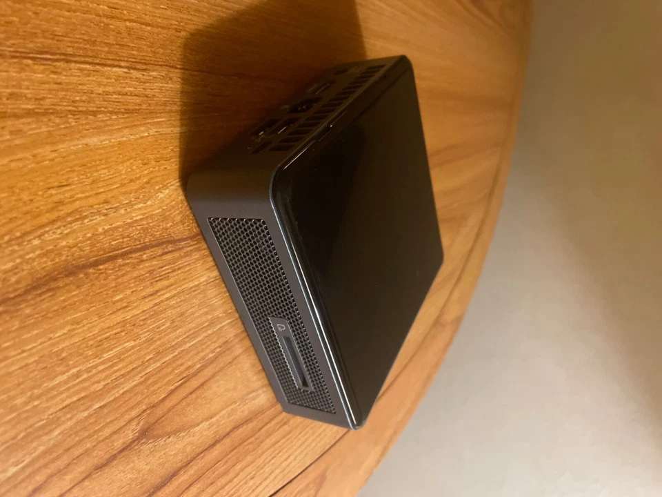 英特尔 NUC 10 NUC10FNK 酷睿 i7-10710U 8GB RAM 无固态硬盘 — 第 4/4 张图片
