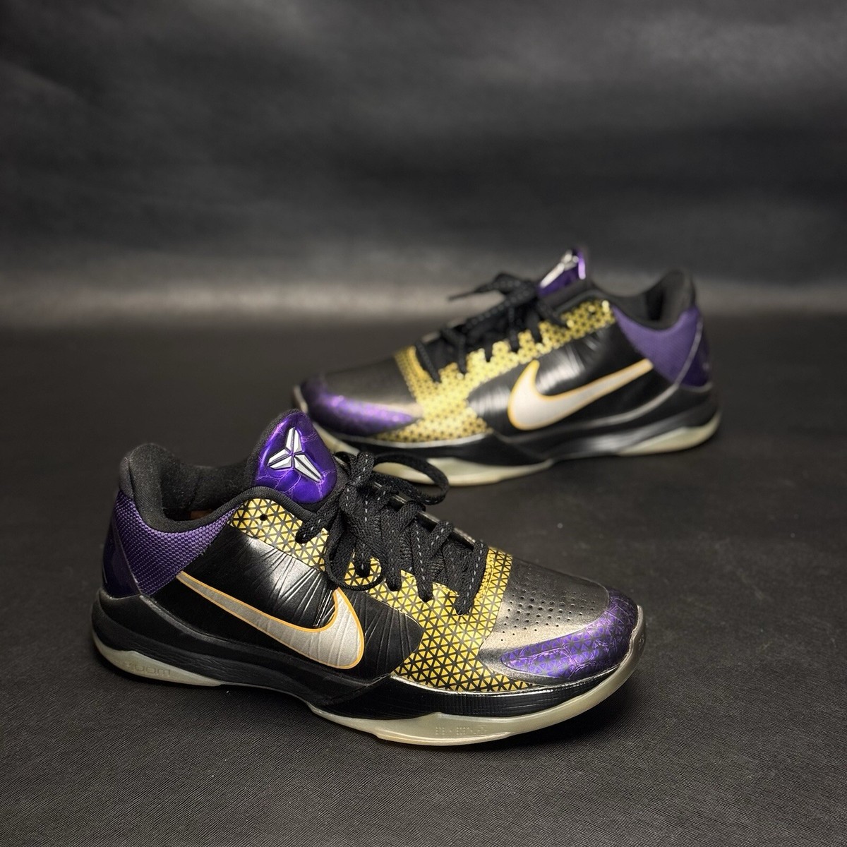 NIKE ZOOM KOBE 5 POP PLAYOFFF CARPE DIEM MENS 9 - 395780 001 BLACK