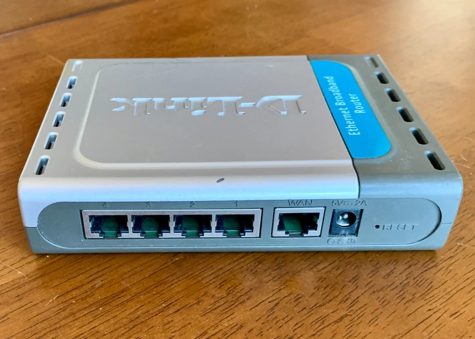 D-Link DI-604 Cable/DSL Router 10/100Mbps 4-Port Switch - Image 3 of 4