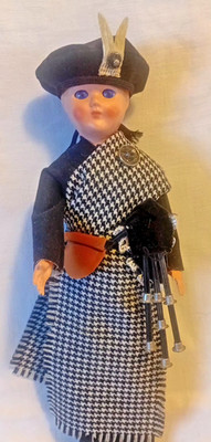 Vintage 24 cm Highland Boy Piper Puppe & Dudelsack schwarz weiß Tartan Schottland