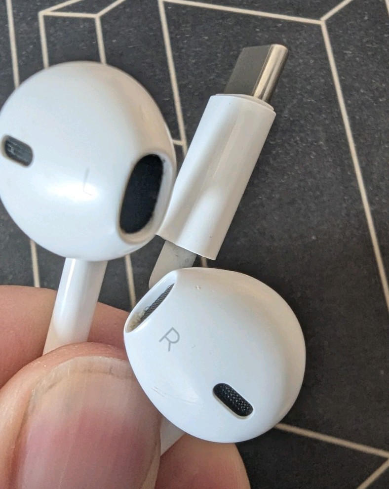 Genuine Apple iPhone 16 15 Pro Max Plus USB C Headphones Earphones Wired Earpods