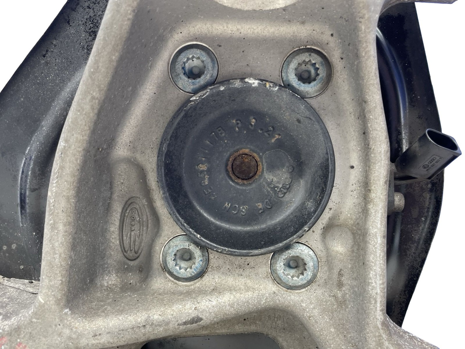 2017-2023 AUDI R8 V10 4S RWD 5.2L FRONT RIGHT SPINDLE KNUCKLE HUB BEARING
