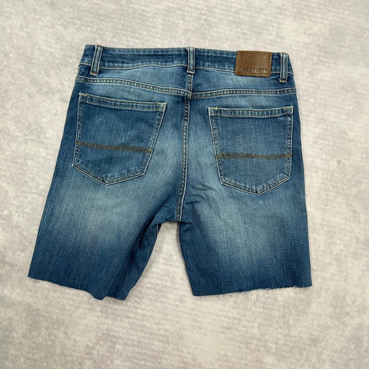 Lee Shorts Straight Fit Cut Off Denim Shorts Men's 32 thumbnail 5