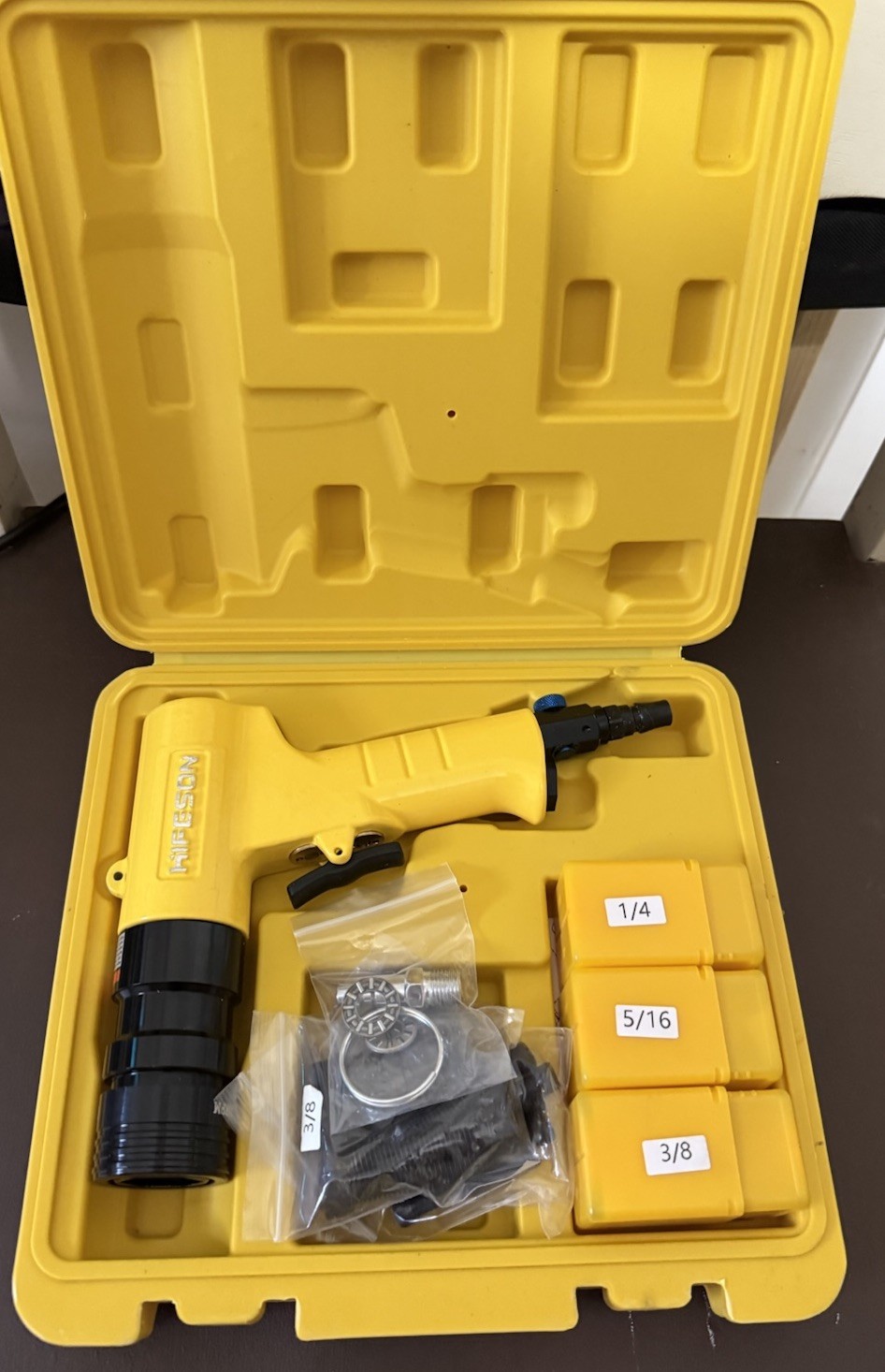 HIFESON Pneumatic Rivet Nut Gun with 1/4 & 5/16 & 3/8 Self-Locking Head Gun