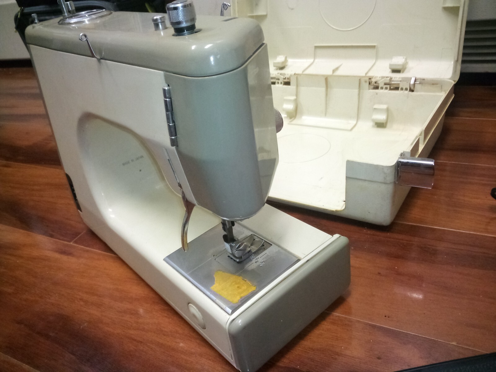Vintage Sears Kenmore 158.10400 1040 Portable Sewing Machine w/Hard