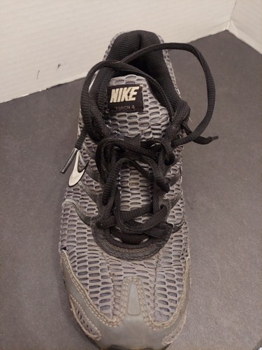 Scarpa da corsa Nike Air Max Torch 4 Cool Grey/White/Black/Pure Platinum taglia 7 LEGGI - Foto 5 di 16