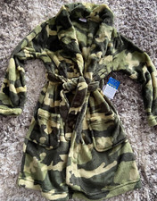 NEW CAMO BATH ROBE BOYS 6/7 WONDER NATION