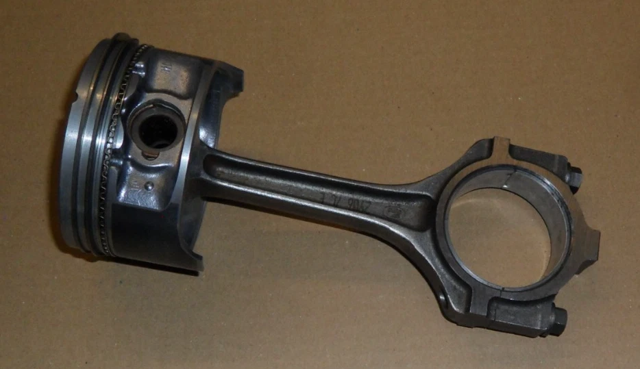 Ford Mustang Cobra 1996 1997 1998 fábrica 32 V 4,6 varilla de conexión y pistón de stock Foto 2 de 4