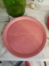 Fiesta 15 Inch Pizza Tray in the Color of Rose in Excellent condition