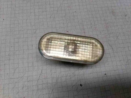 VW BORA Variant 1J6 Kotflügelblinker vorne rechts 1J5949117 1.90 32527650