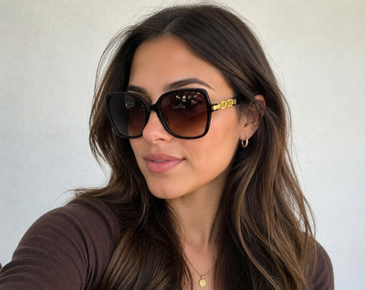 Elegant Oversized Sunglasses with Gold Accents Women's Eyeglasses Sunglasses M 35