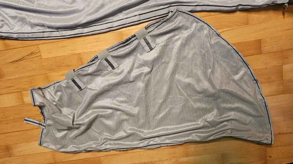 Fliegendecke Waldhausen Protect mit abnehmbarem Halsteil in silbergrau, Gr. 145 - Bild 4 von 4