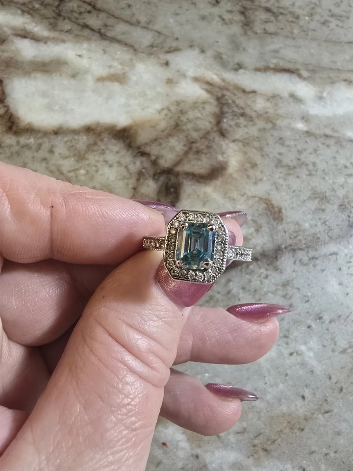 3.15Ct VVS1 Turquoise BLUE EMERALD CUT MOISSANITE 925 SS RING SIZE 7 - Image 3 of 4