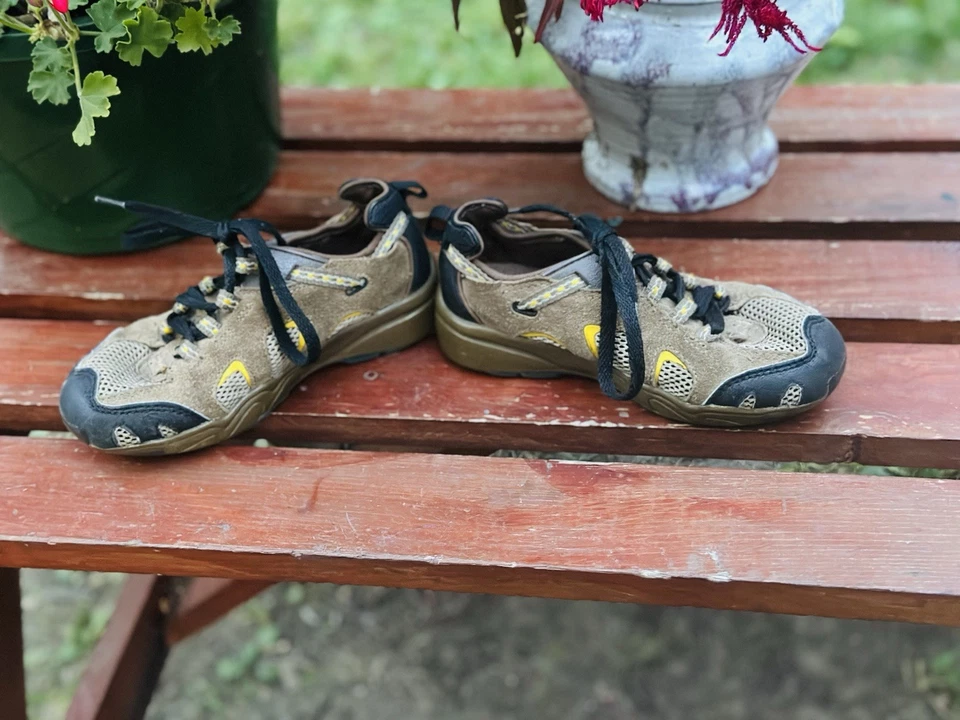 Swiss+Tech Niños Pequeños Talla 13 Cuero Marrón Genuino Con Senderismo Amarillo y Negro Foto 2 de 4