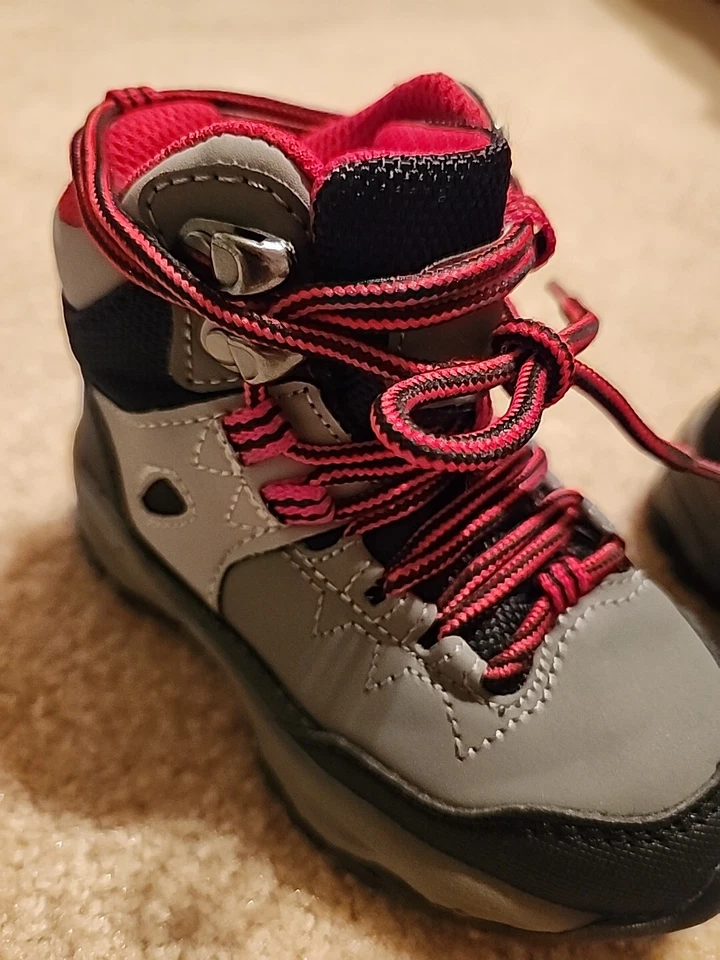 Botas Koala para niños pequeños, talla 7, pocas veces usadas Foto 3 de 4