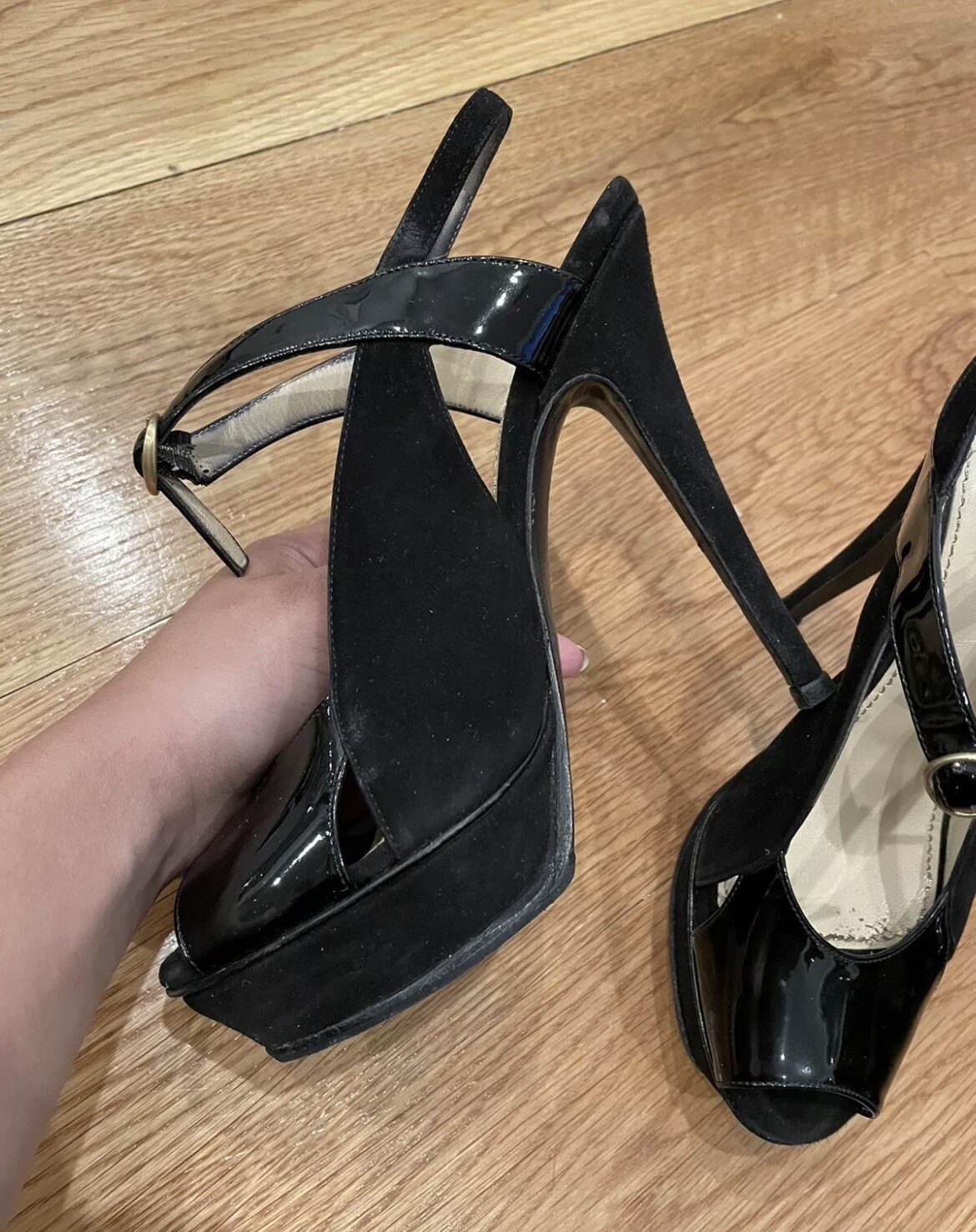 YSL Yves Saint Laurent Tribute Pelle scamosciata patinata nera 37