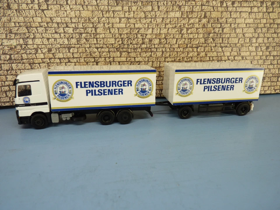 ALBEDO HO 1/87 Camion MERCEDES + REMORQUE BIERE "FLENSBURGER PILSENER" 02 - Photo 2/4