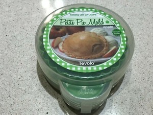 Tovolo Petite Pie Mold – Green Apple Shape