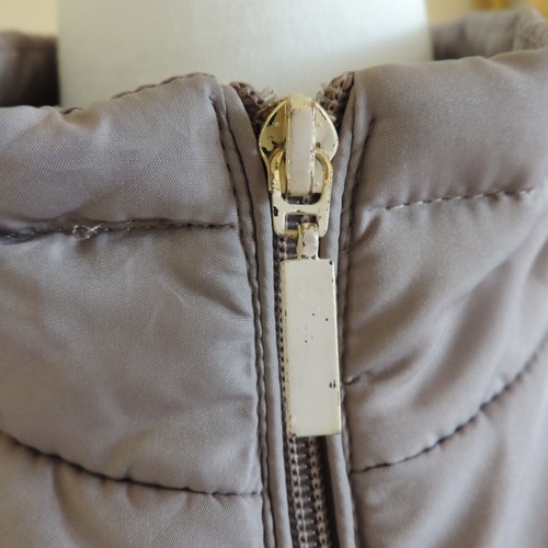 Womens sz L quilted taupe puffer vest zippered FREE POST - Picture 6 of 13