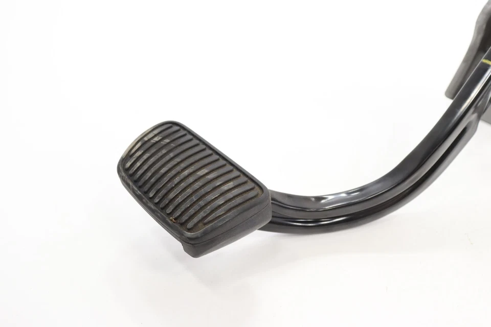 2020 - 2023 HYUNDAI SONATA FRONT FOOT BRAKE STOP PEDAL W/ BRACKET OEM - Image 4 of 4