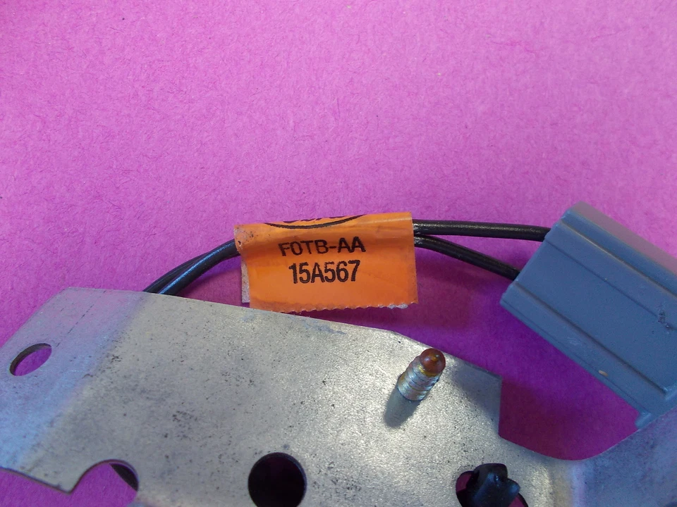 Lâmpada de motor Ford Bronco NOS 1987 - 1990 F0TZ-15702-A - Imagem 2 de 3