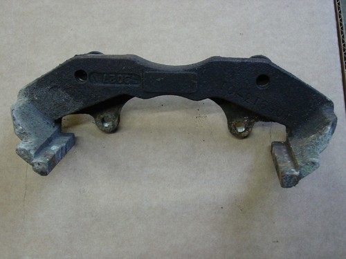 Soporte de pinza delantera Jeep 83-89 Wrangler YJ Cherokee XJ montaje de freno de eje - Imagen 2 de 3