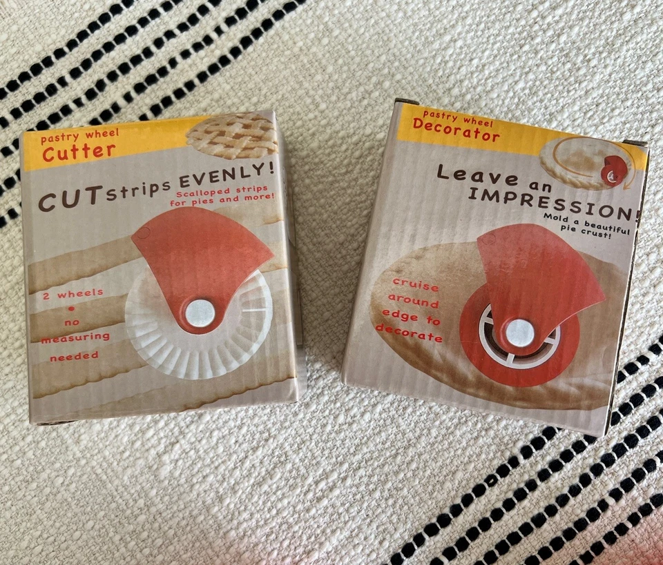 Pie Crust Cutter Cutting Wheel & Curling Wheel Roller Set Multifunctional/Manual - Image 3 of 4