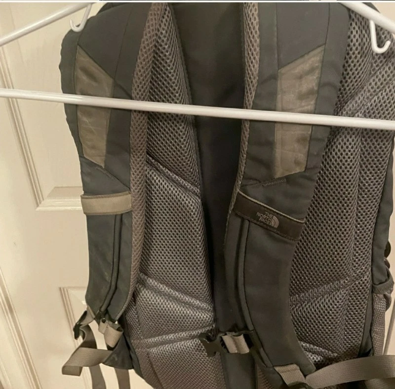 Mochila The North Face Vault gris y amarillo Foto 3 de 4