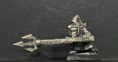 Warhammer: Orcs & Goblins: Gloomspite: metal Goblin Squig Herder w/ Trident
