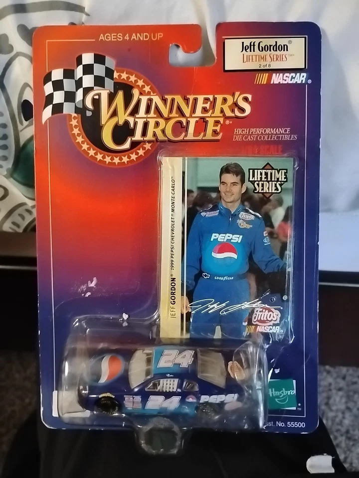 2 Winners Circle 1997 Jeff Gordon #24 - DuPont Monte Carlo Lifetime Series 2/6 Foto 3 de 4