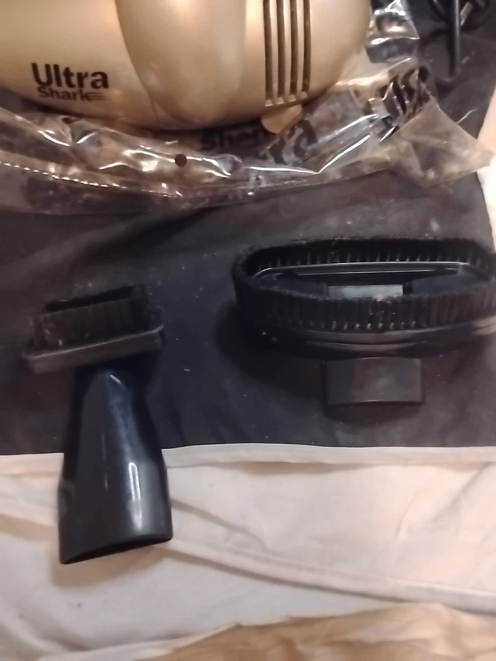 Euro-Pro X UltraShark Turbo Handheld Vacuum EP366 Bagless 600W w/Accessories  - Image 3 of 4