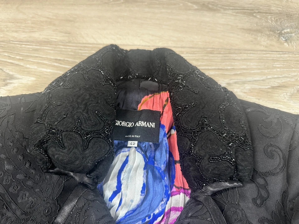 Chaqueta Blazer Giorgio Armani Para Mujer Negra Texturizada Cuello Cuentas 10 EU 42 Foto 4 de 4