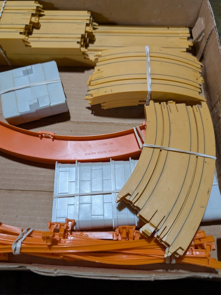 HTF 1987 Tyco Banshee Quad Racers HO Slot Car Race Set - Imagem 4 de 4