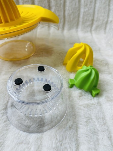 Lemon Squeezer Citrus Juicer Hand Press Juice Extractor Maker - Picture 3 of 5