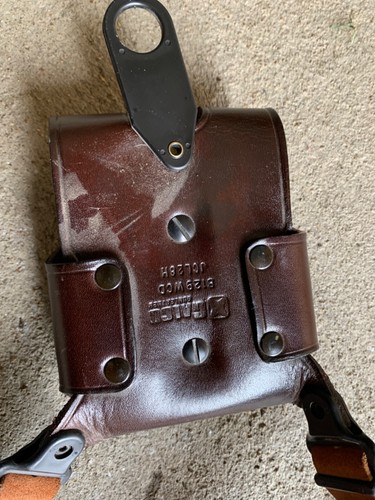 Galco Shoulder Vertical Holster D119 WC V202 with Two Mag Pouch E119 WC SCL24 - Picture 16 of 16
