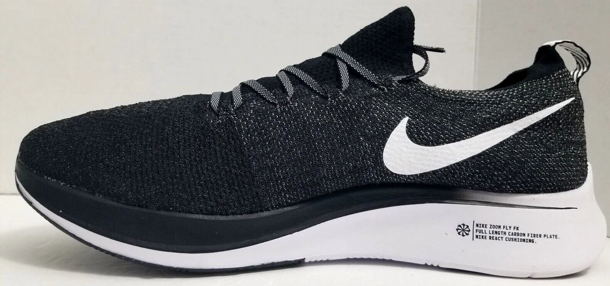 Zoom fly hotsell flyknit carbon plate