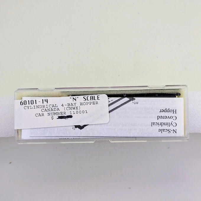 InterMountain 60101-xx N Scale Kit - Cylindrical 4-Bay Hopper - Canada (CNWX) - Image 2 of 2